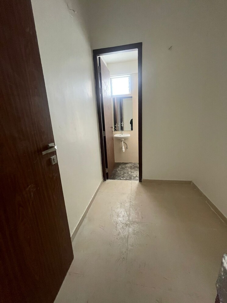 Room, omkar-alta-monte 3 Bedroom 2624 Sq.Ft. Apartment In Malad East Mumbai 9447763