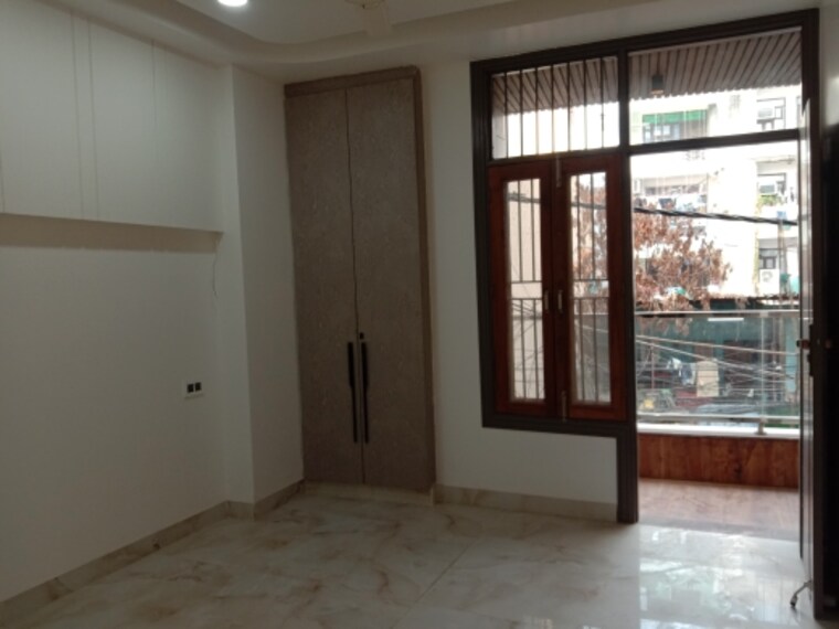 Room, mahavir enclave 3 Bedroom 900 Sq.Ft. Builder Floor In Mahavir Enclave Delhi 9447774