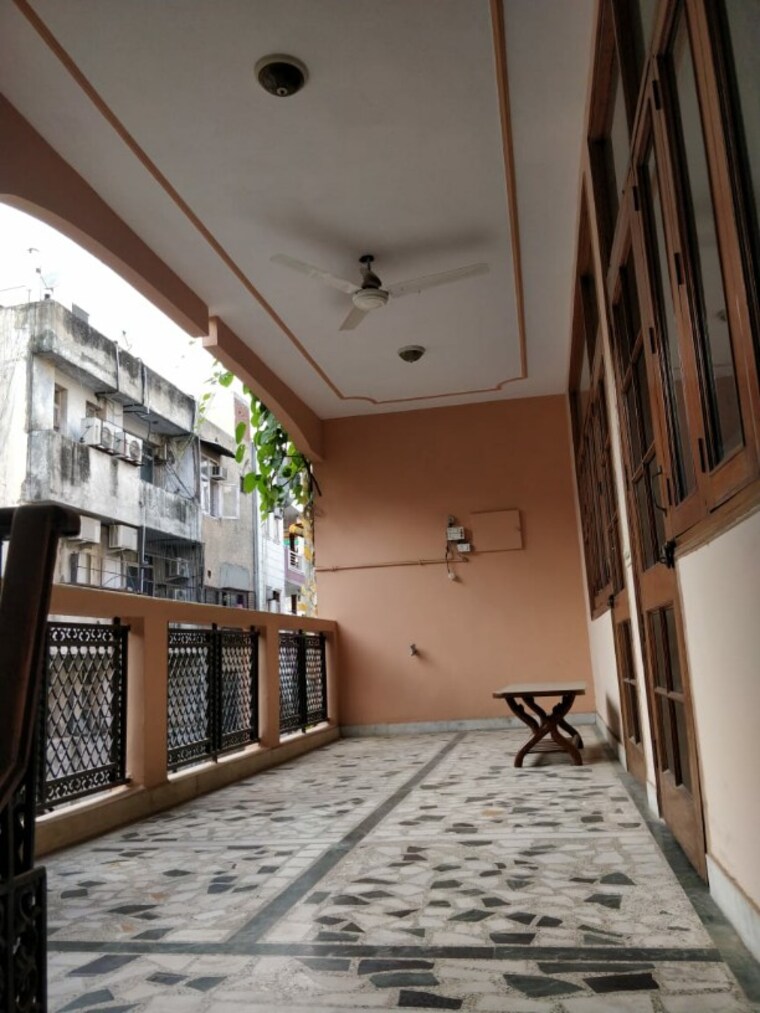 Balcony, east of kailash 3 Bedroom 300 Sq.Yd. Builder Floor In East Of Kailash Delhi 9447776