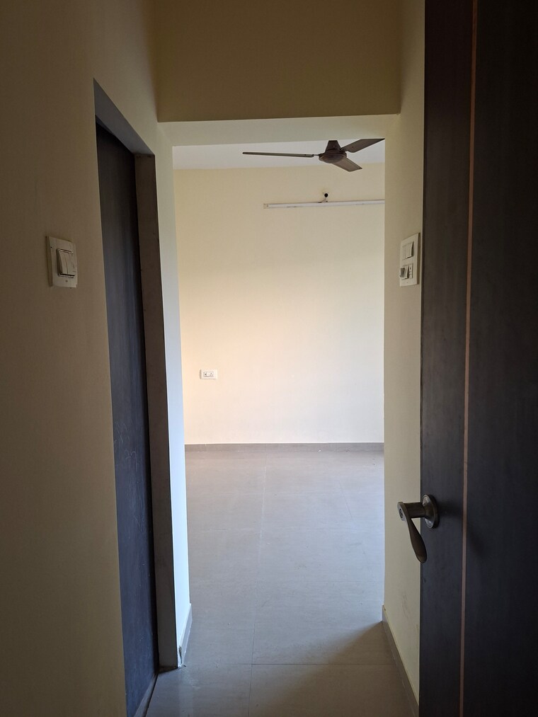 undefined, rosa-gardenia 2 Bedroom 990 Sq.Ft. Apartment In Ghodbunder Road Thane 9447784