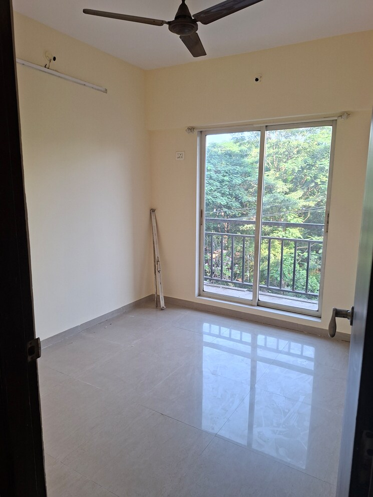 Room, rosa-gardenia 2 Bedroom 990 Sq.Ft. Apartment In Ghodbunder Road Thane 9447784