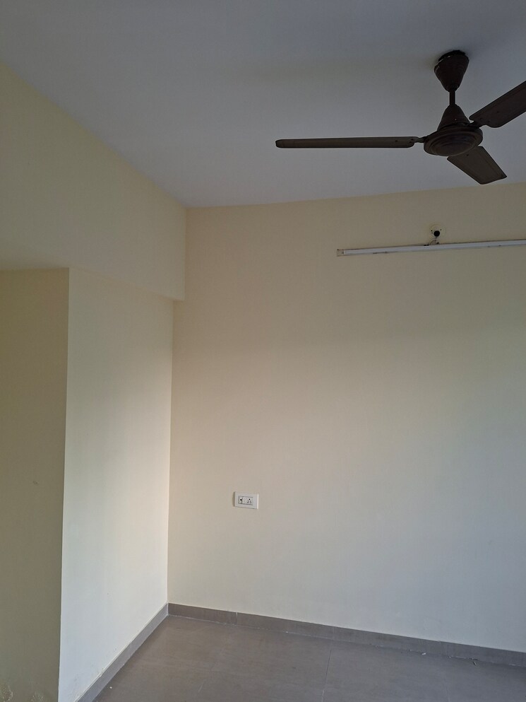 undefined, rosa-gardenia 2 Bedroom 990 Sq.Ft. Apartment In Ghodbunder Road Thane 9447784