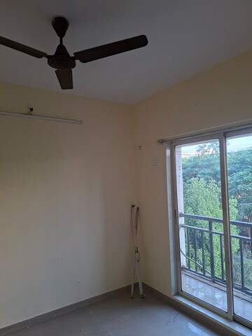 Room in 2 BHK Apartment at Rosa Gardenia, Ghodbunder Road – for Rent