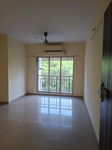 2 BHK Apartment For Rent in Rosa Gardenia, Ghodbunder Road