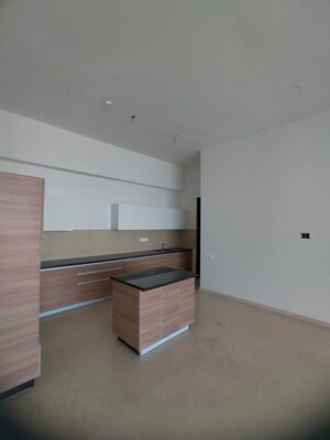 Room in 5 BHK Apartment at Omkar Alta Monte, Malad East – for Sale