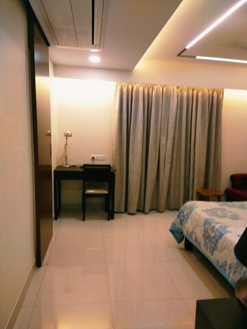Bedroom in 5 BHK Apartment at Mihan – for Rent