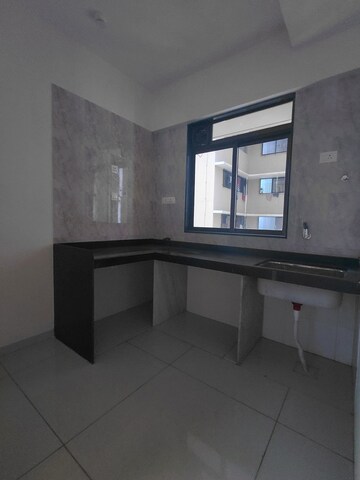 Room in 1.5 BHK Apartment at Chandak 34 Park Estate, Goregaon West – for Rent