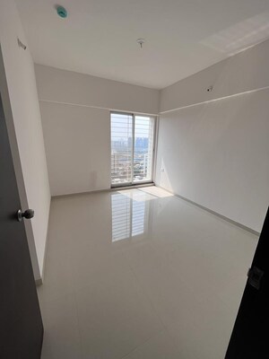 Room in 2 BHK Apartment at Mantra Insignia, Mundhwa – for Rent