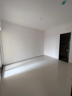Room in 2 BHK Apartment at Mantra Insignia, Mundhwa – for Rent