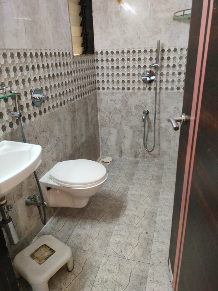 Bathroom, rajaram-sukur-enclave-b-wing 2 Bedroom 650 Sq.Ft. Apartment In Ghodbunder Road Thane 9447825