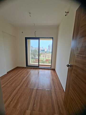 Room in 2 BHK Apartment at KM Horizon Exotica, Haware City – for Rent