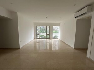 Room in 3 BHK Apartment at Lodha The Park, Worli – for Sale