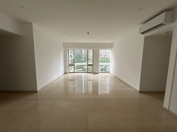 Room in 3 BHK Apartment at Lodha The Park, Worli – for Sale