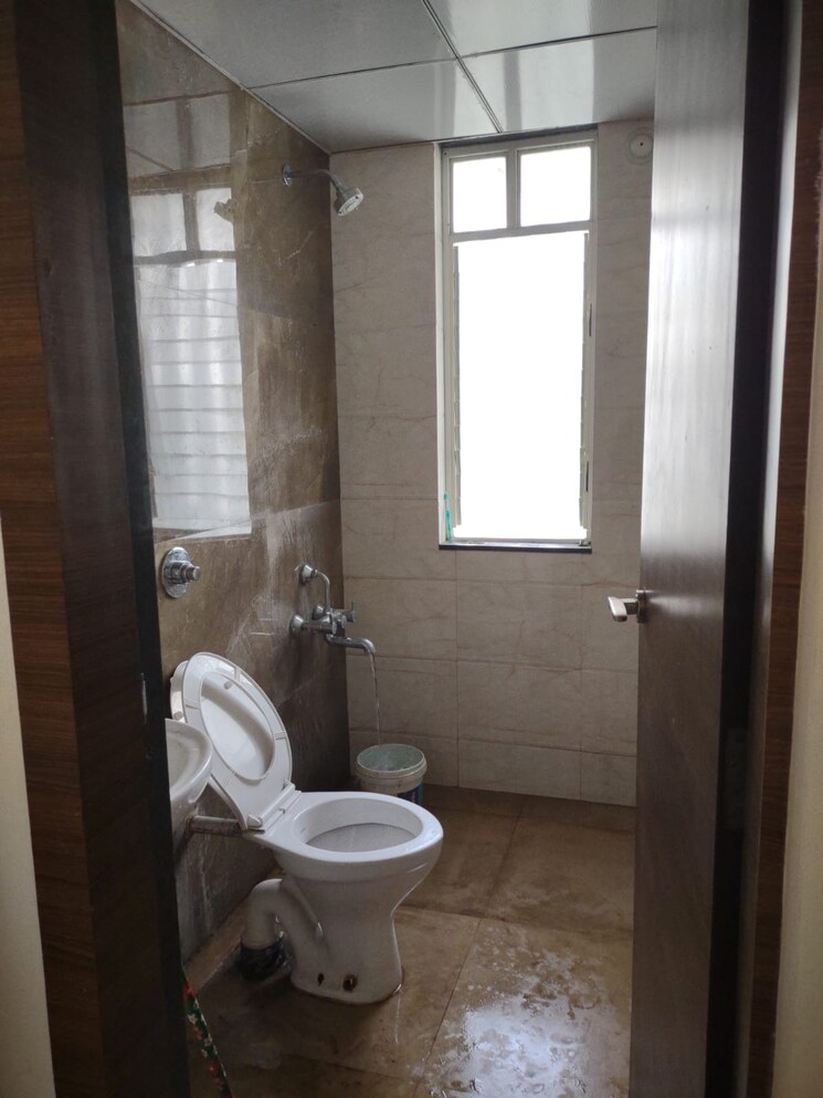 Bathroom, saheel-itrend-homes 2 Bedroom 750 Sq.Ft. Apartment In Hinjewadi Pune 9447841