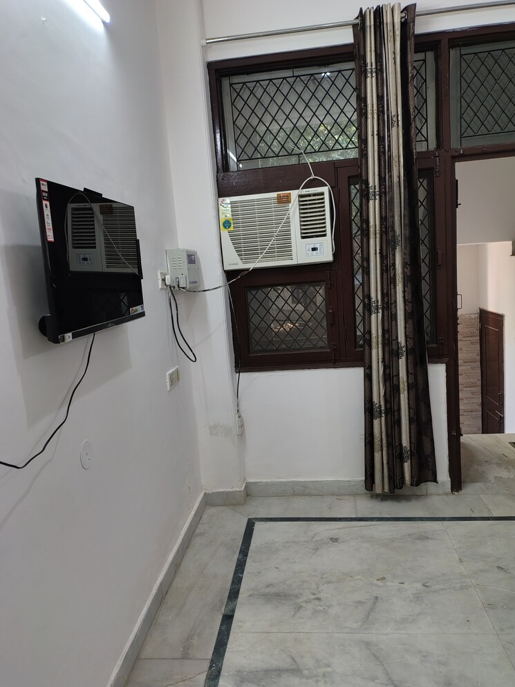 Team Area, greenwood-city 1 RK 560 Sq.Ft. Builder Floor In Sector 40 Gurgaon 9447840