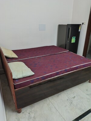 Furnished Amenities in 1 RK Builder Floor at Greenwood City, Sector 40 – for Rent