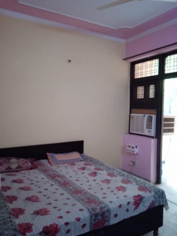 1 RK Builder Floor For Rent in South City 1