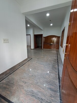 Room in 3 BHK Independent House at Hsr Layout – for Rent