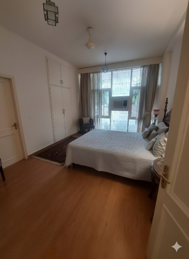 Master Bedroom, greater kailash i 3 Bedroom 3700 Sq.Ft. Builder Floor In Greater Kailash I Delhi 9447865