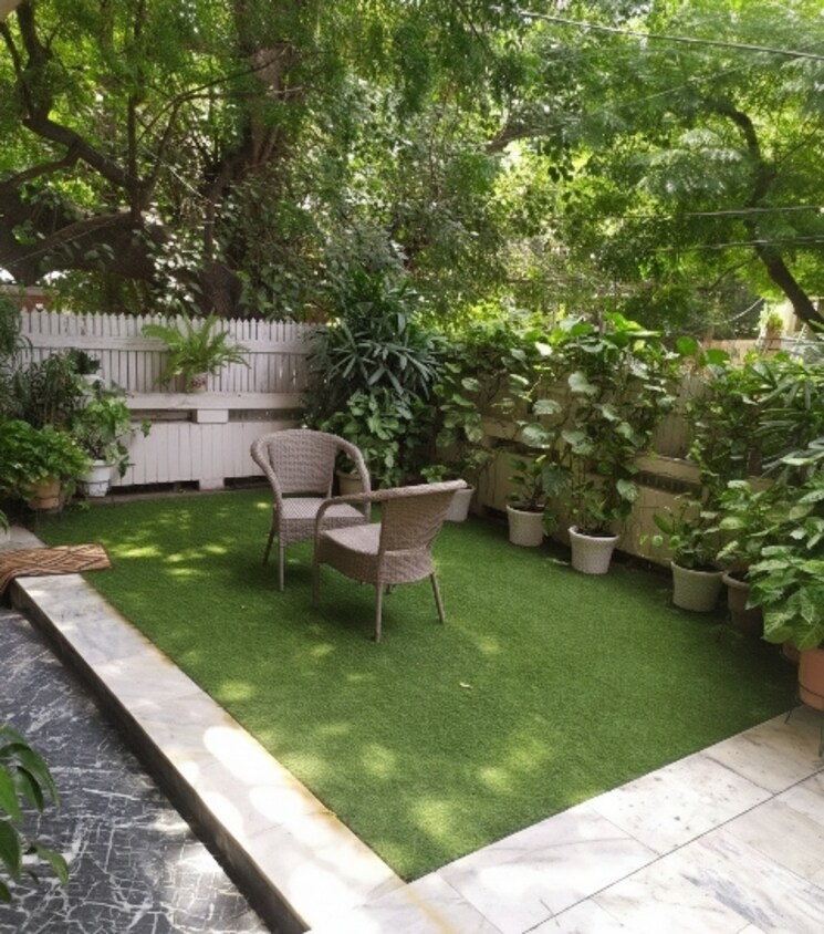 Garden, greater kailash i 3 Bedroom 3700 Sq.Ft. Builder Floor In Greater Kailash I Delhi 9447865