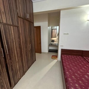 Room in 2 BHK Apartment at Windsor Apartment Bandra West, St. Peters Colony – for Rent