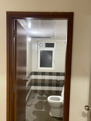 Bathroom in 3 BHK Apartment at Yeshwanthpur – for Rent