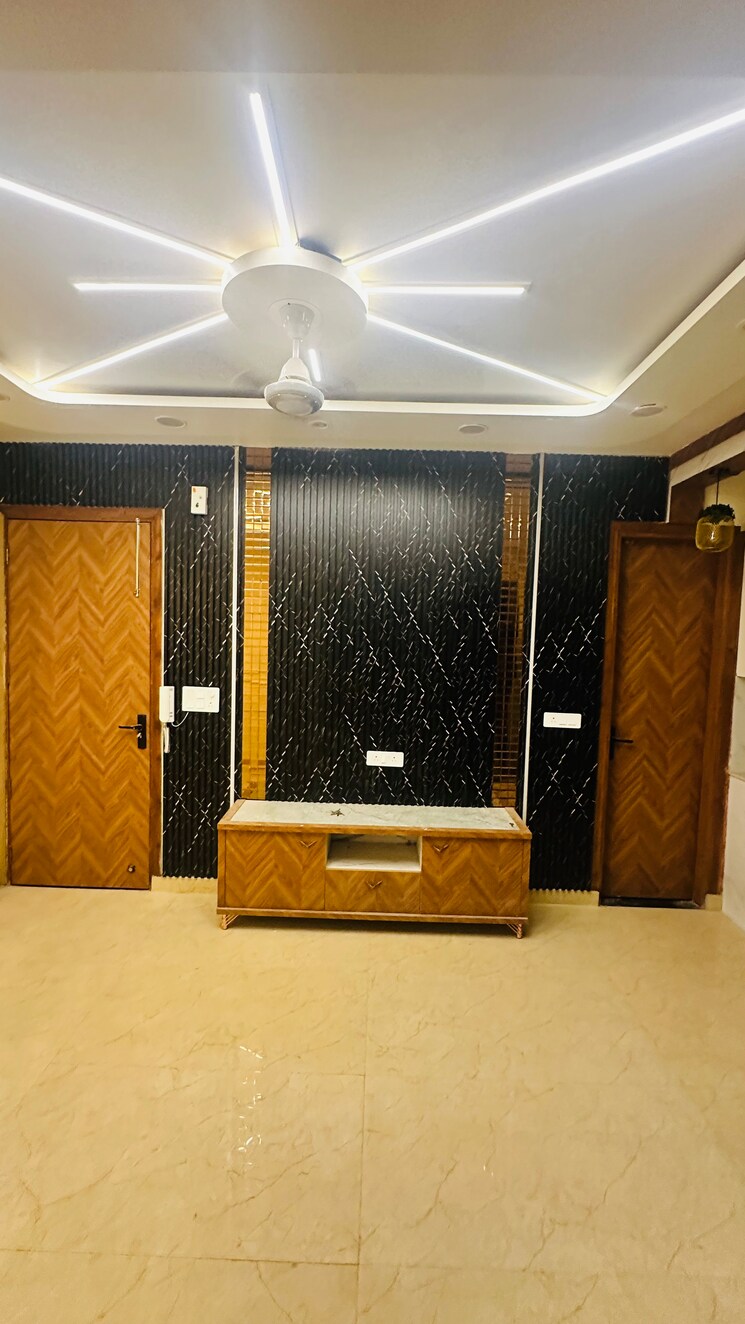 Living Room, sadh nagar 2 Bedroom 65 Sq.Yd. Apartment In Sadh Nagar Delhi 9447895