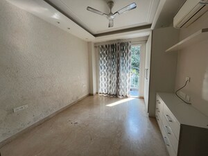 Room in 3 BHK Builder Floor at Ansal Sushant Lok I, Sector 43 – for Rent
