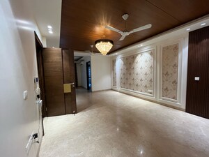 Room in 3 BHK Builder Floor at Ansal Sushant Lok I, Sector 43 – for Rent