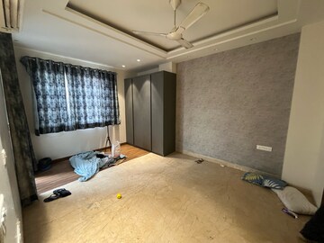 Room in 3 BHK Builder Floor at Ansal Sushant Lok I, Sector 43 – for Rent