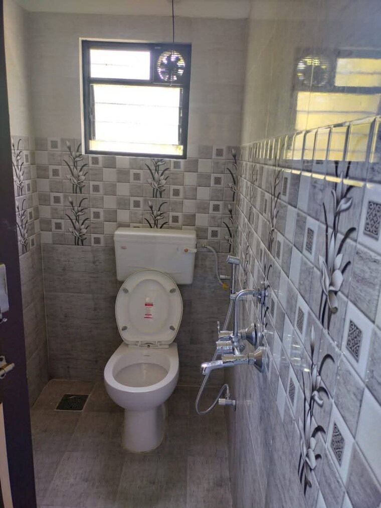 Bathroom, bramha-park 2 Bedroom 900 Sq.Ft. Apartment In Tingre Nagar Pune 9447908