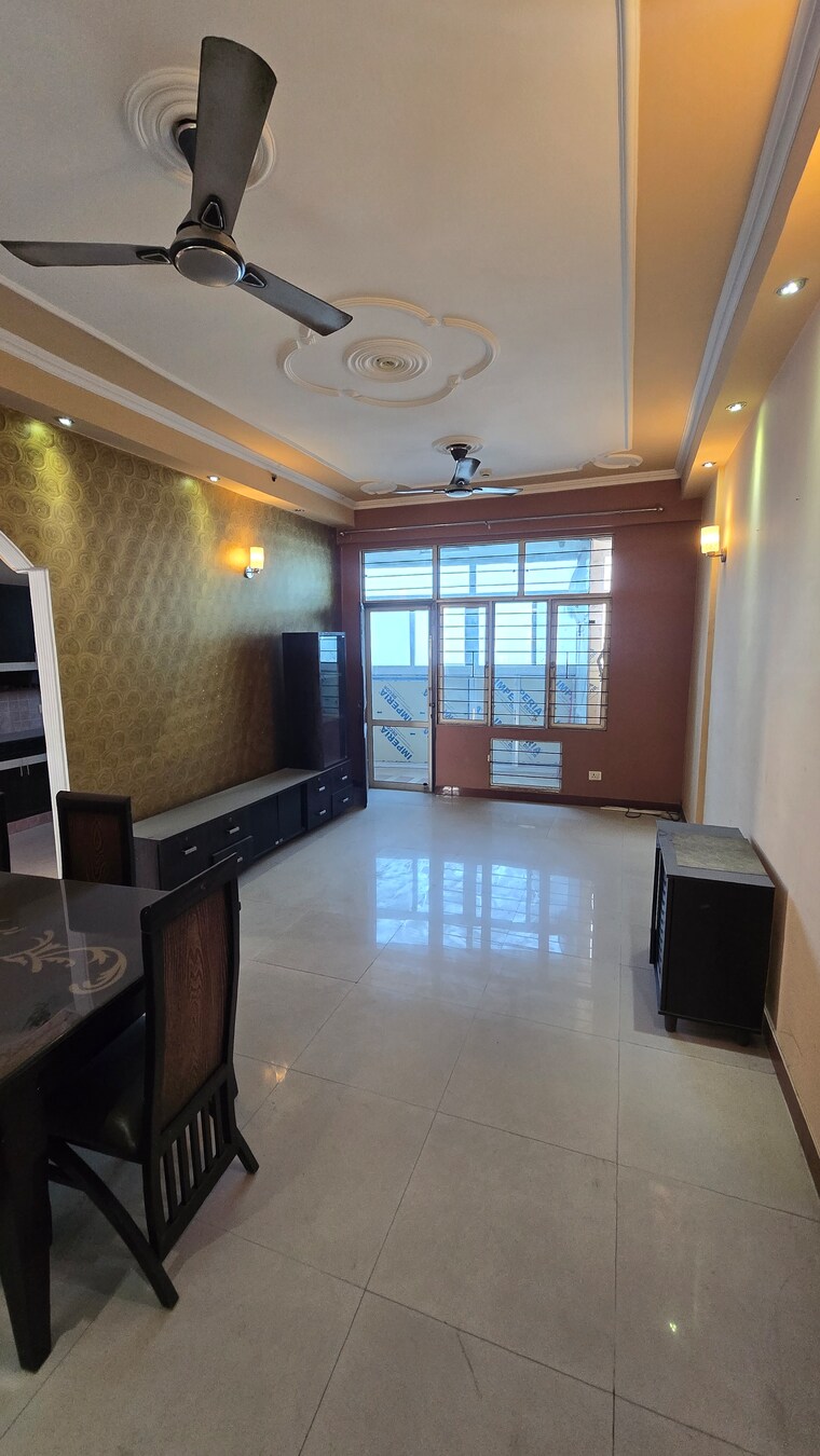 Living Room, eldeco-green-meadows 3.5 Bedroom 1875 Sq.Ft. Apartment In Pi Greater Noida Greater Noida 9447915