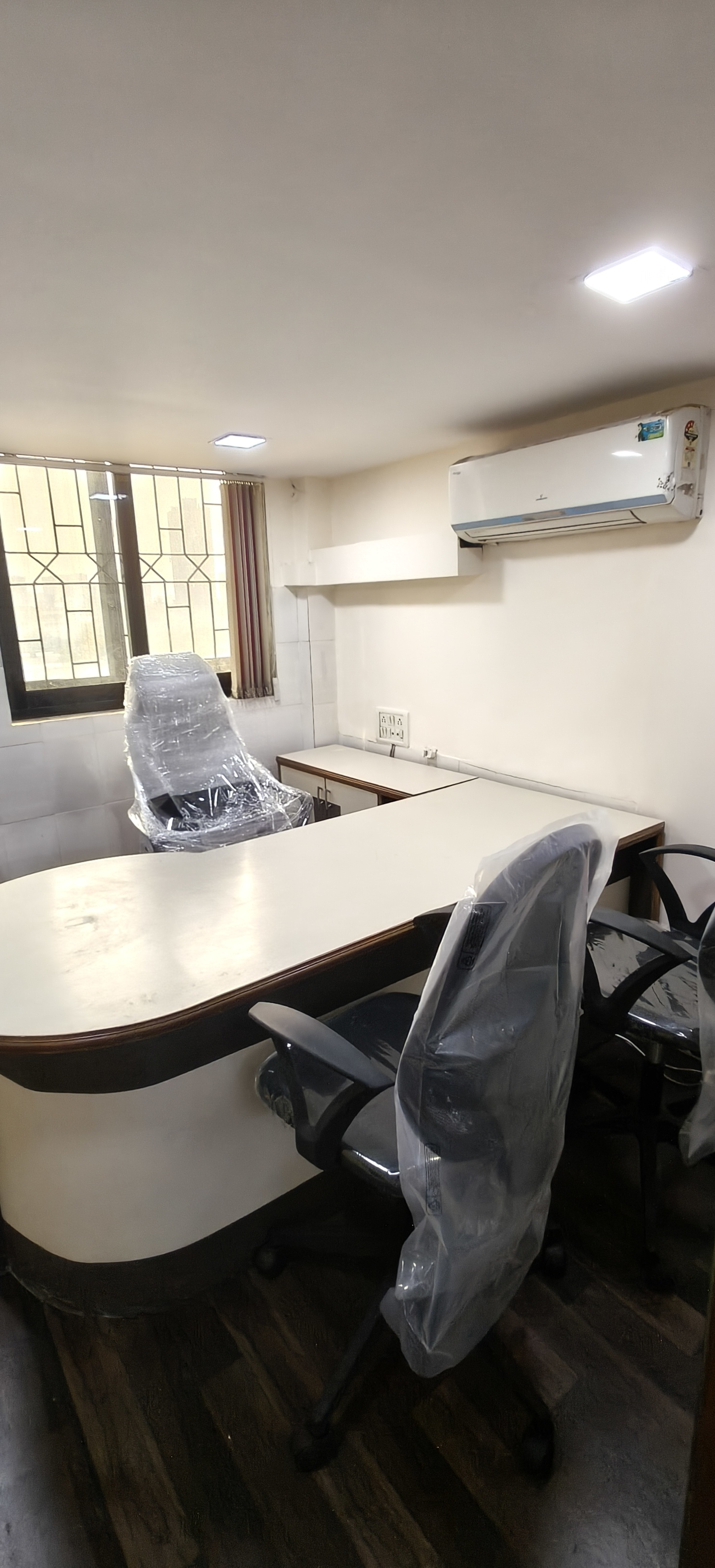 Office Space For Rent in Laxmi Plaza Andheri