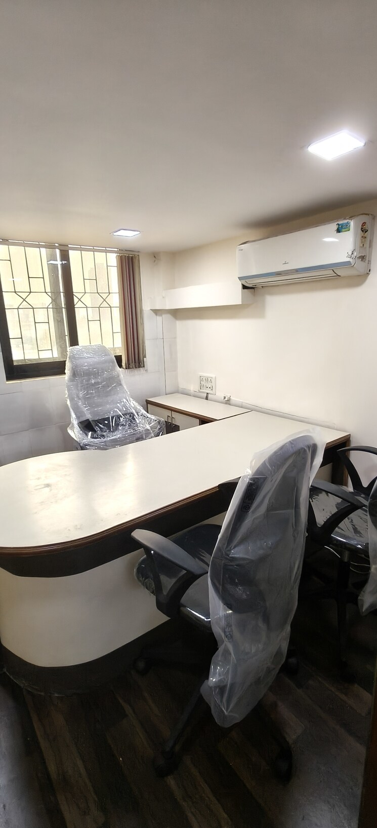 Team Area, laxmi-plaza-andheri Commercial Office Space 430 Sq.Ft. In Andheri West Mumbai 9447938