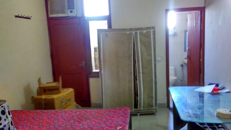 Bedroom, east of kailash 4 Bedroom 310 Sq.Yd. Builder Floor In East Of Kailash Delhi 9447937