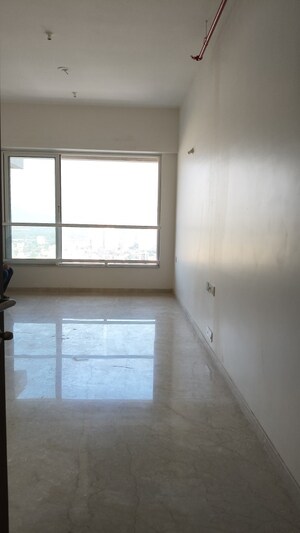 Room in 3 BHK Apartment at Kalpataru Radiance, Goregaon West – for Rent