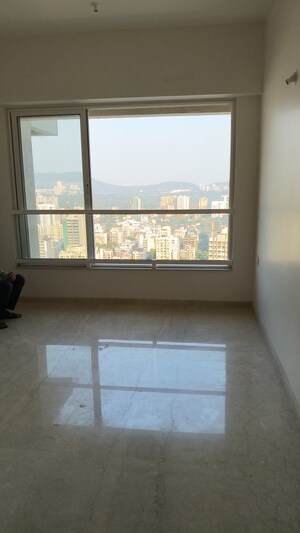 Room in 3 BHK Apartment at Kalpataru Radiance, Goregaon West – for Rent