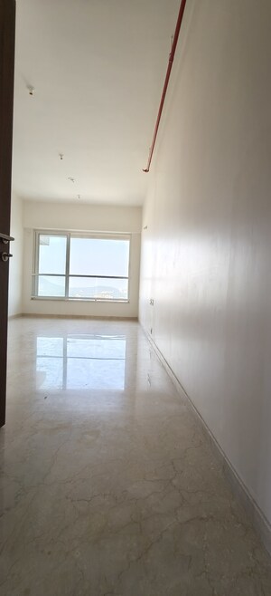 Room in 3 BHK Apartment at Kalpataru Radiance, Goregaon West – for Rent