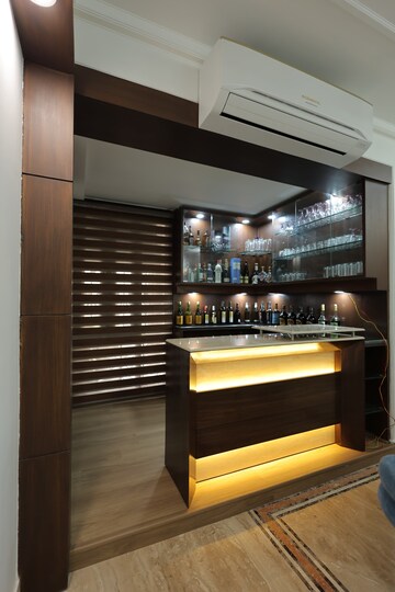 Staircase in 3 BHK Apartment at DLF The Carlton Estate, Dlf Phase V – for Rent