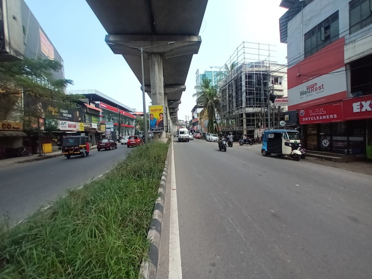 Exterior View, vyttila Commercial Showroom 2000 Sq.Ft. In Vyttila Kochi 9447955