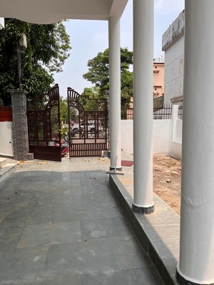 Parking in 3 BHK Independent House at Mohit Nagar – for Rent