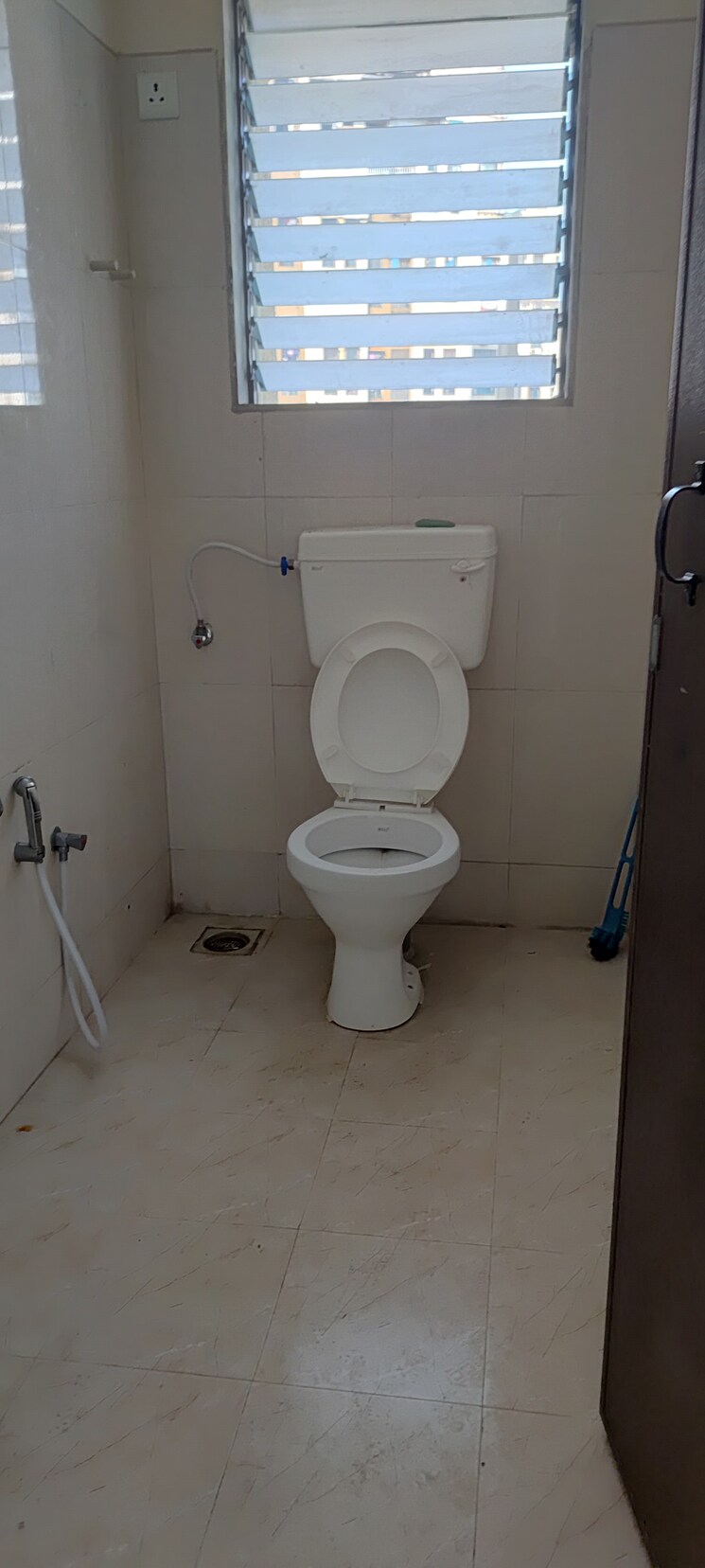 Bathroom, paradigm-zenith-pushpanjali-residency-phase-iii 1 Bedroom 497 Sq.Ft. Apartment In Ghodbunder Road Thane 9447983