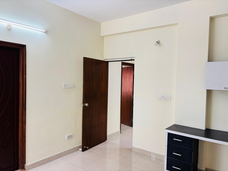 Room, madhapur 3 Bedroom 1900 Sq.Ft. Builder Floor In Madhapur Hyderabad 9447987