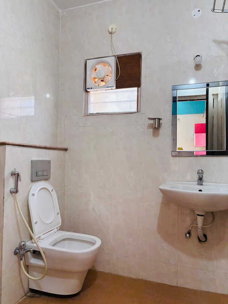 Bathroom, madhapur 3 Bedroom 1900 Sq.Ft. Builder Floor In Madhapur Hyderabad 9447987