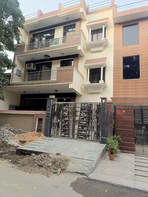 5 BHK Independent House For Rent in Sector 40