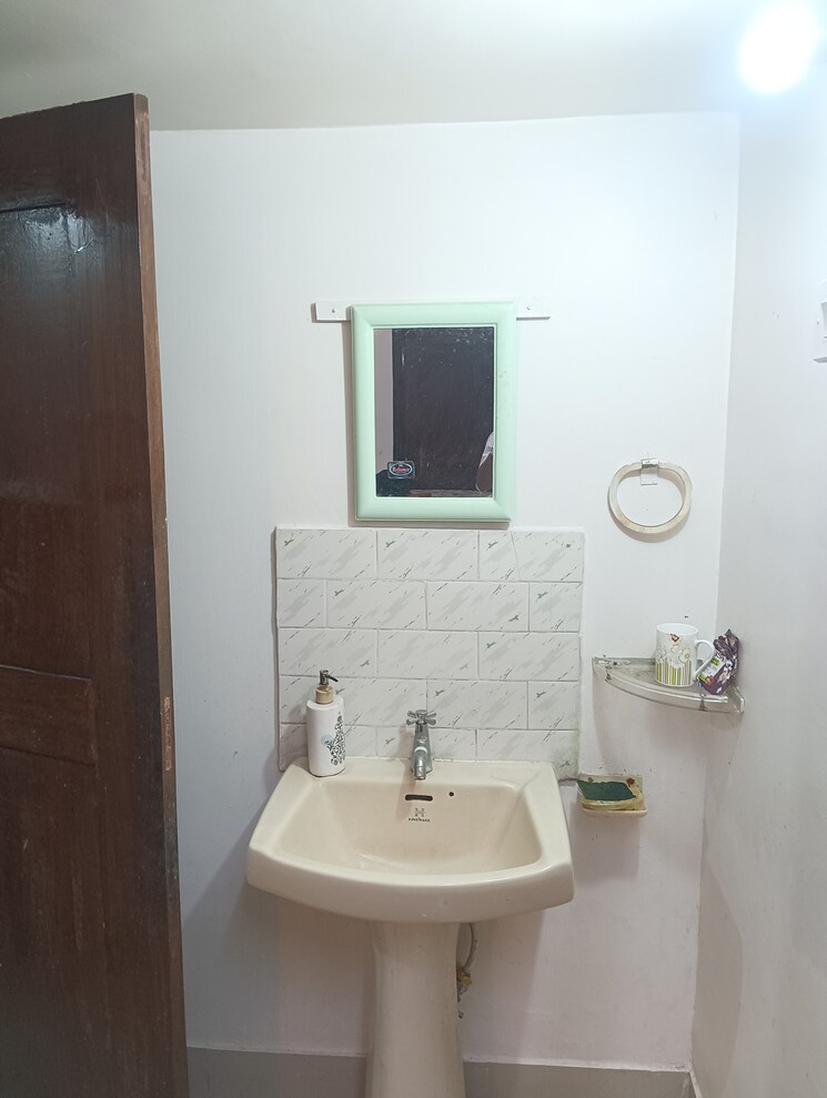 Bathroom, six mile 1 Bedroom 500 Sq.Ft. Villa In Six Mile Guwahati 9448025
