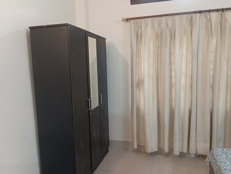 Room, six mile 1 Bedroom 500 Sq.Ft. Villa In Six Mile Guwahati 9448025