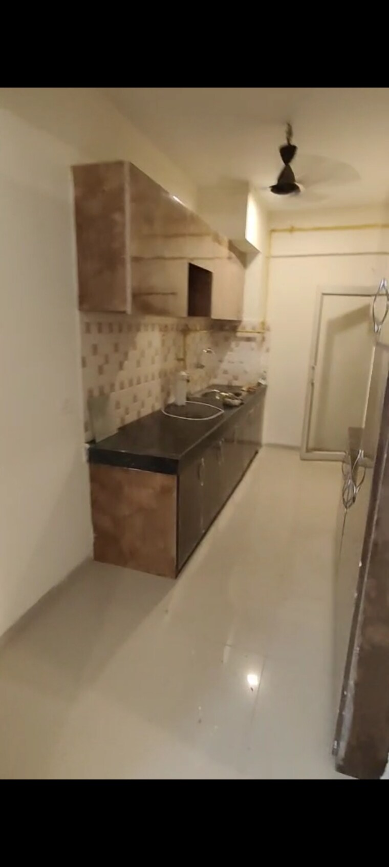 Kitchen, wave-dream-homes 2 Bedroom 808 Sq.Ft. Apartment In Wave City Ghaziabad 9448034