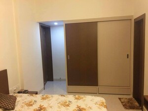 Room in 3 BHK Apartment at Riddhi Tower, Malad East – for Rent