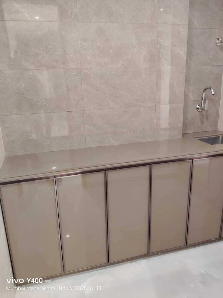 undefined, ornate-solitaire Commercial Office Space 463 Sq.Ft. In Dahisar East Mumbai 9448101